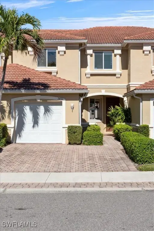 Picture of 2435 Laurentina Ln, Cape Coral FL 33909