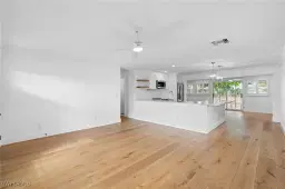 Picture of 11 Knights Bridge Rd, Naples, FL 34112