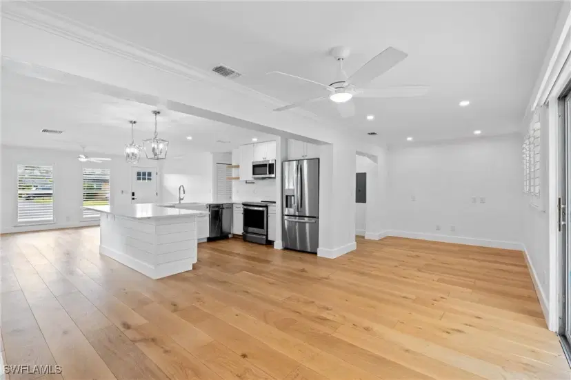 Picture of 11 Knights Bridge Rd, Naples FL 34112