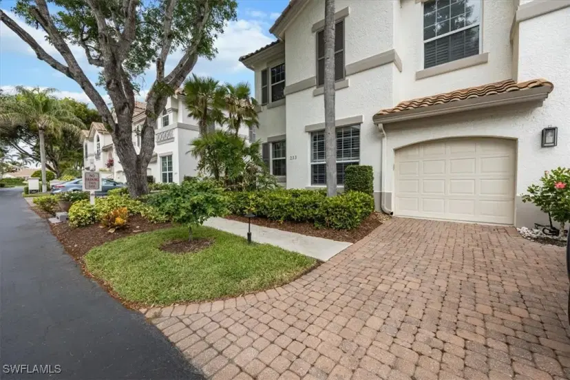 Picture of 233 Colonade Cir 2205, Naples FL 34103