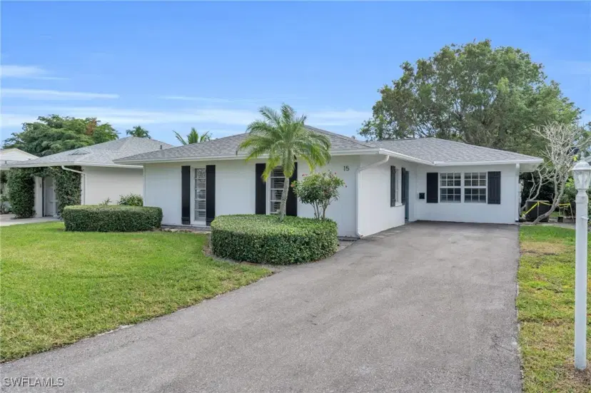 Picture of 15 Crooked Ln, Naples FL 34112