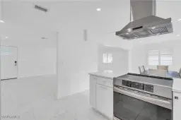 Picture of 15 Crooked Ln, Naples, FL 34112