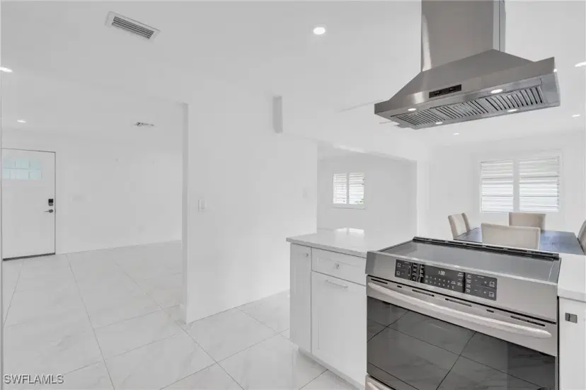 Picture of 15 Crooked Ln, Naples FL 34112