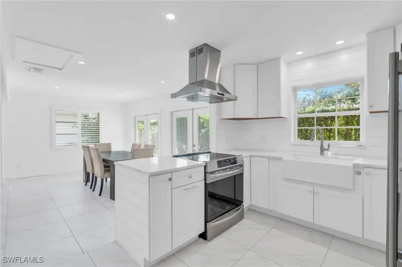 Picture of 15 Crooked Ln, Naples FL 34112