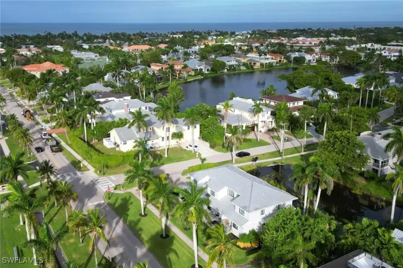 Picture of 605 8Th Ave S 605, Naples FL 34102