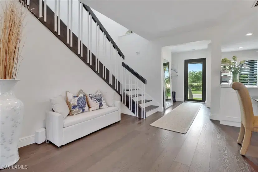 Picture of 605 8Th Ave S 605, Naples FL 34102