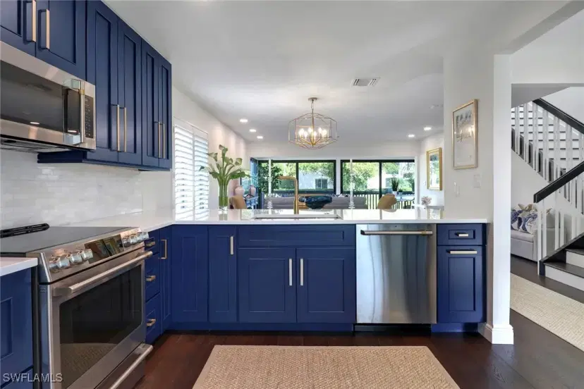 Picture of 605 8Th Ave S 605, Naples FL 34102