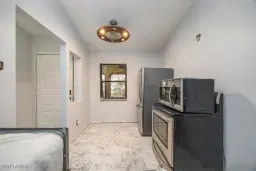 Picture of 2045 Pine Isle Ln 2045, Naples, FL 34112