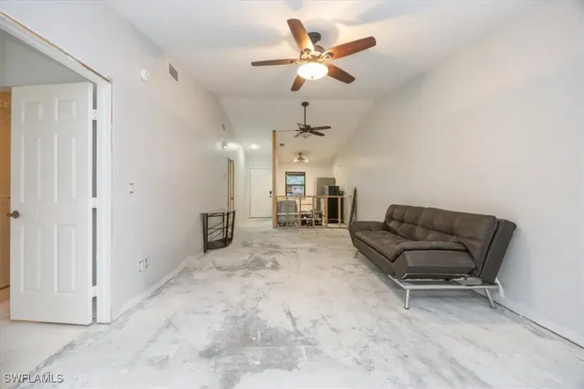 Picture of 2045 Pine Isle Ln 2045, Naples FL 34112