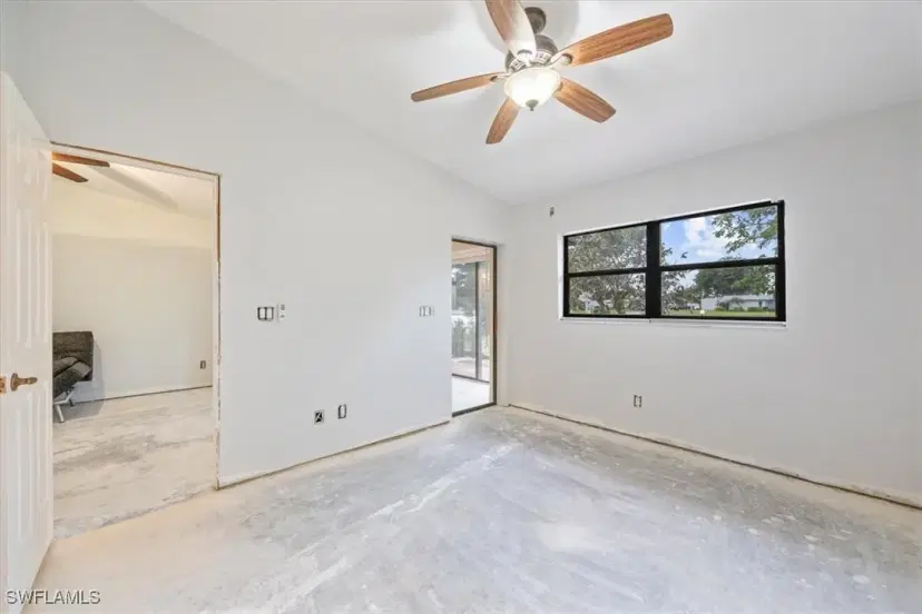 Picture of 2045 Pine Isle Ln 2045, Naples FL 34112