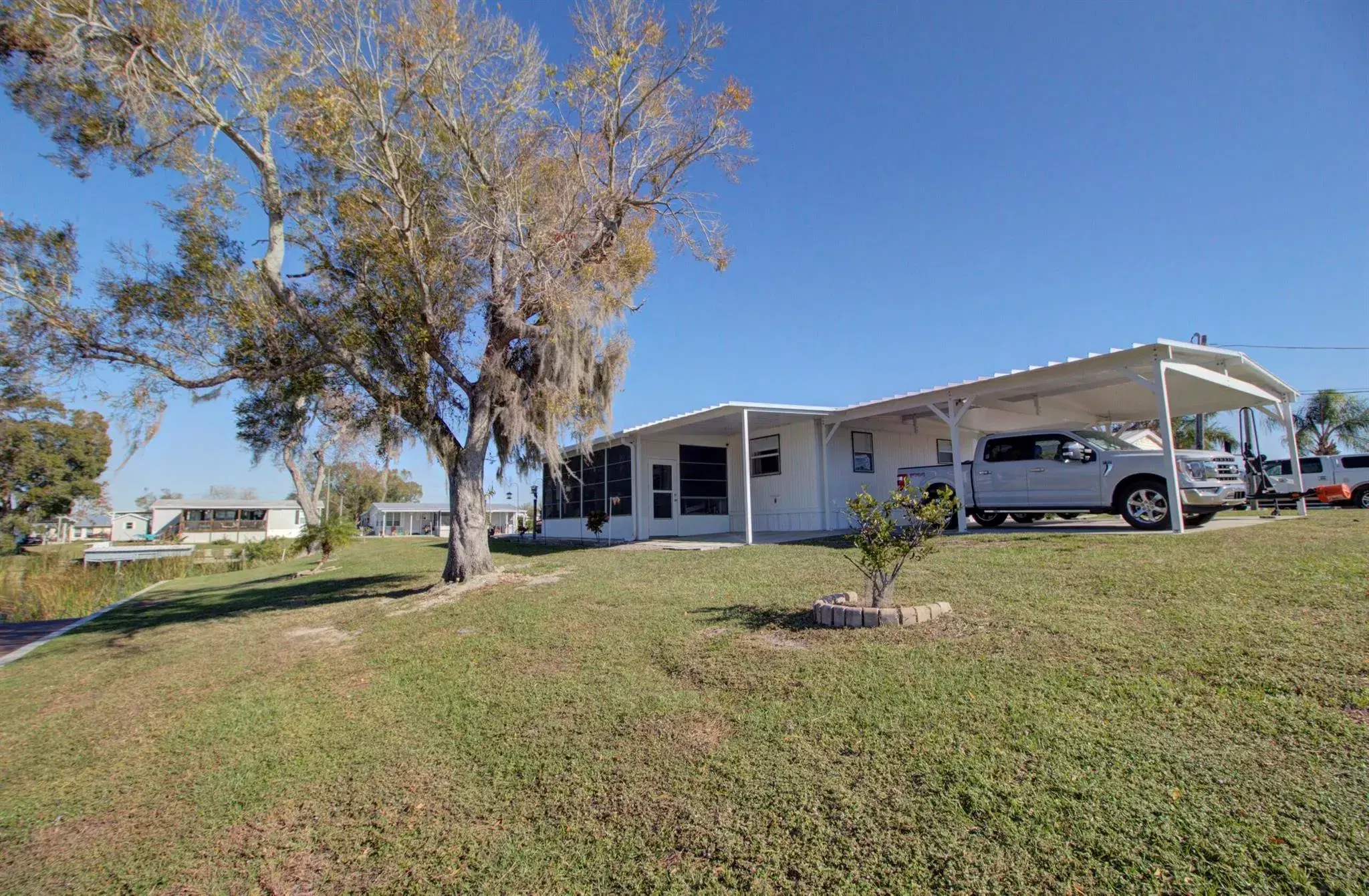 Picture of 2607 SE 38Th Trail, Okeechobee, FL 34974
