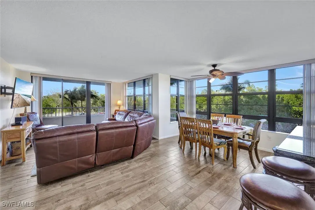 Picture of 440 Seaview Ct 203, Marco Island, FL 34145