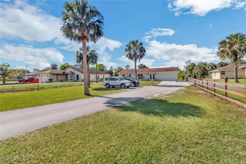 Picture of 1221 19Th St Sw, Naples FL 34117