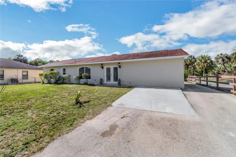 Picture of 1221 19Th St Sw, Naples FL 34117