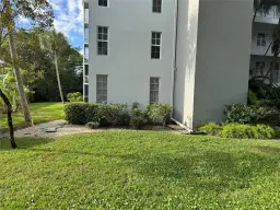 Picture of 4020 W Palm Aire Dr 112, Pompano Beach, FL 33069