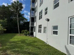Picture of 4020 W Palm Aire Dr 112, Pompano Beach, FL 33069