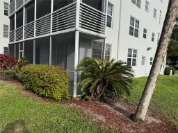 Picture of 4020 W Palm Aire Dr 112, Pompano Beach, FL 33069