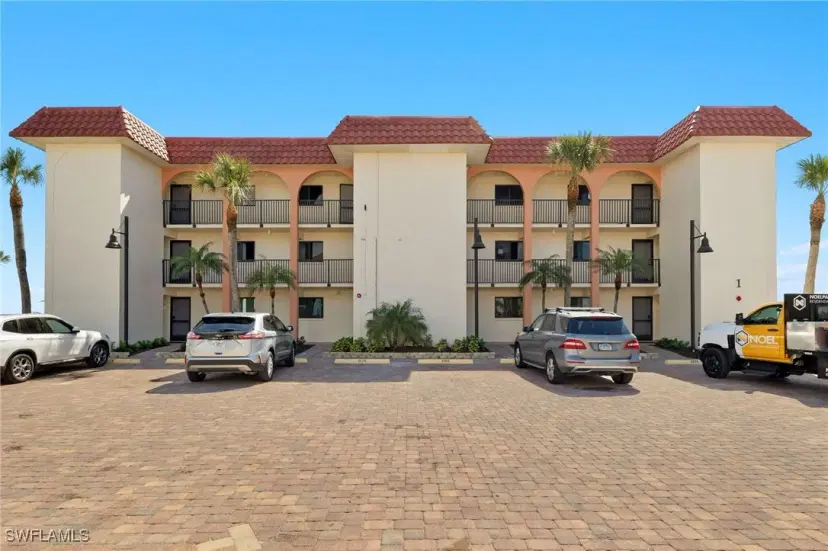 Picture of 671 E Gulf Dr 1A2, Sanibel FL 33957