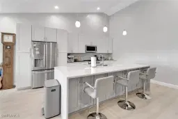 Picture of 6637 Vancouver Ln, Naples, FL 34104