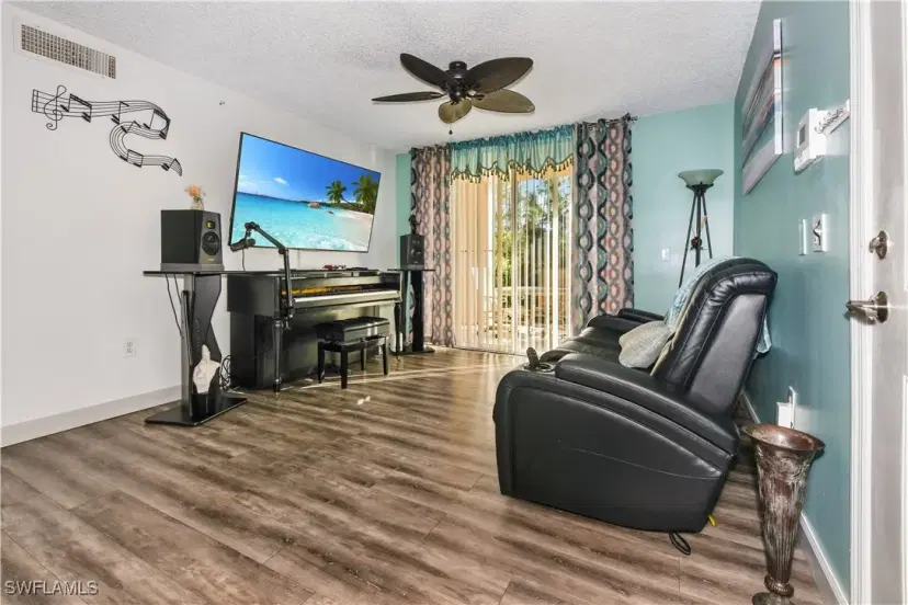 Picture of 1160 Wildwood Lakes Blvd 9, Naples FL 34104