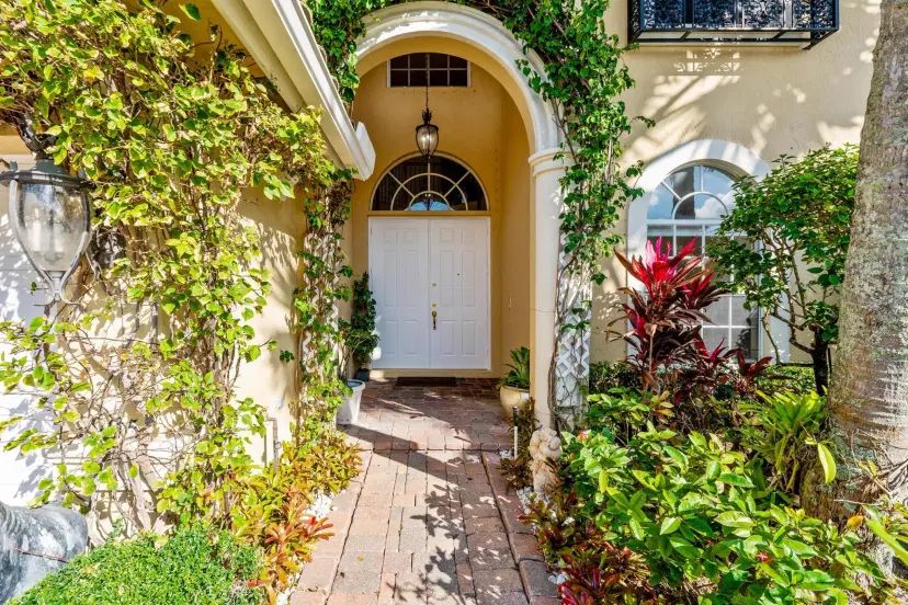 Picture of 9905 Coronado Lake Drive, Boynton Beach FL 33437