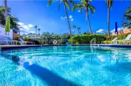 Picture of 5835 Cove Cir 5, Naples, FL 34119