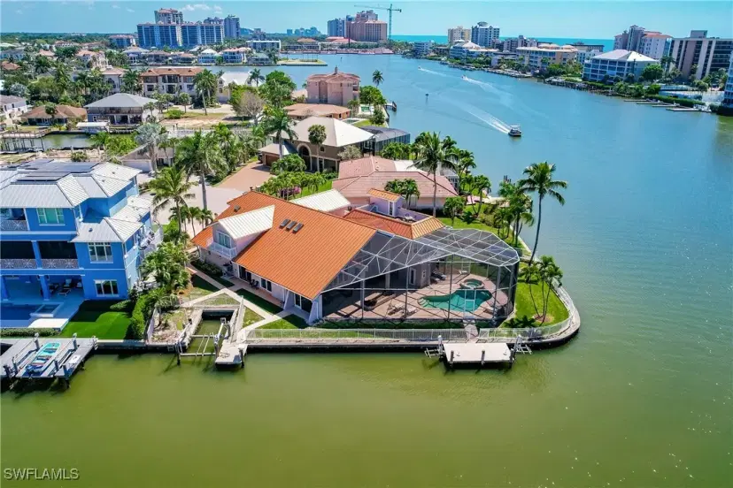 Picture of 231 Trade Winds Ave, Naples FL 34108