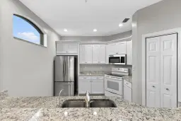 Picture of 195 Vintage Cir E304, Naples, FL 34119