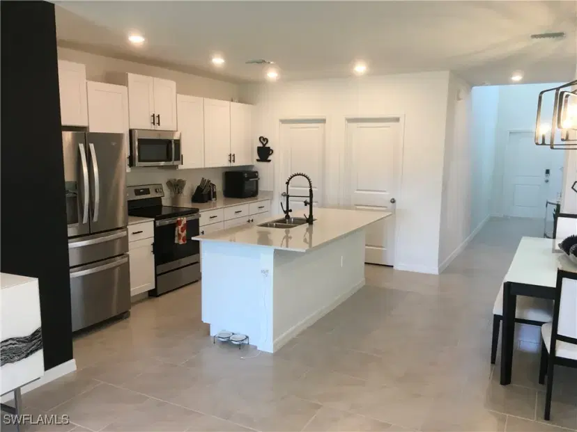 Picture of 12134 Monterey Pine Ln, Fort Myers FL 33966