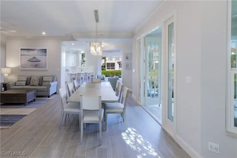 Picture of 150 Colonade Cir 902, Naples FL 34103