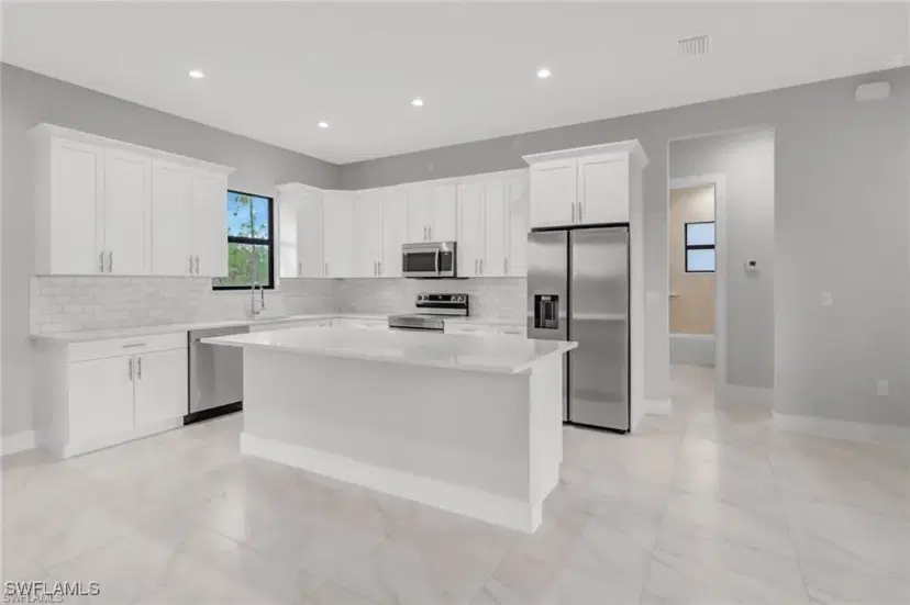 Picture of 5653 Everglades Blvd N, Naples FL 34120