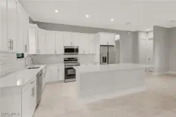 Picture of 5653 Everglades Blvd N, Naples, FL 34120