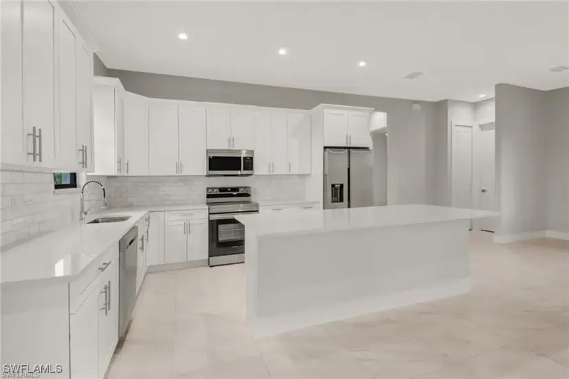 Picture of 5653 Everglades Blvd N, Naples FL 34120