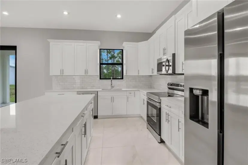 Picture of 5653 Everglades Blvd N, Naples FL 34120