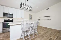 Picture of 6480 Royal Woods Dr, Fort Myers, FL 33908