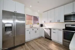 Picture of 6480 Royal Woods Dr, Fort Myers, FL 33908
