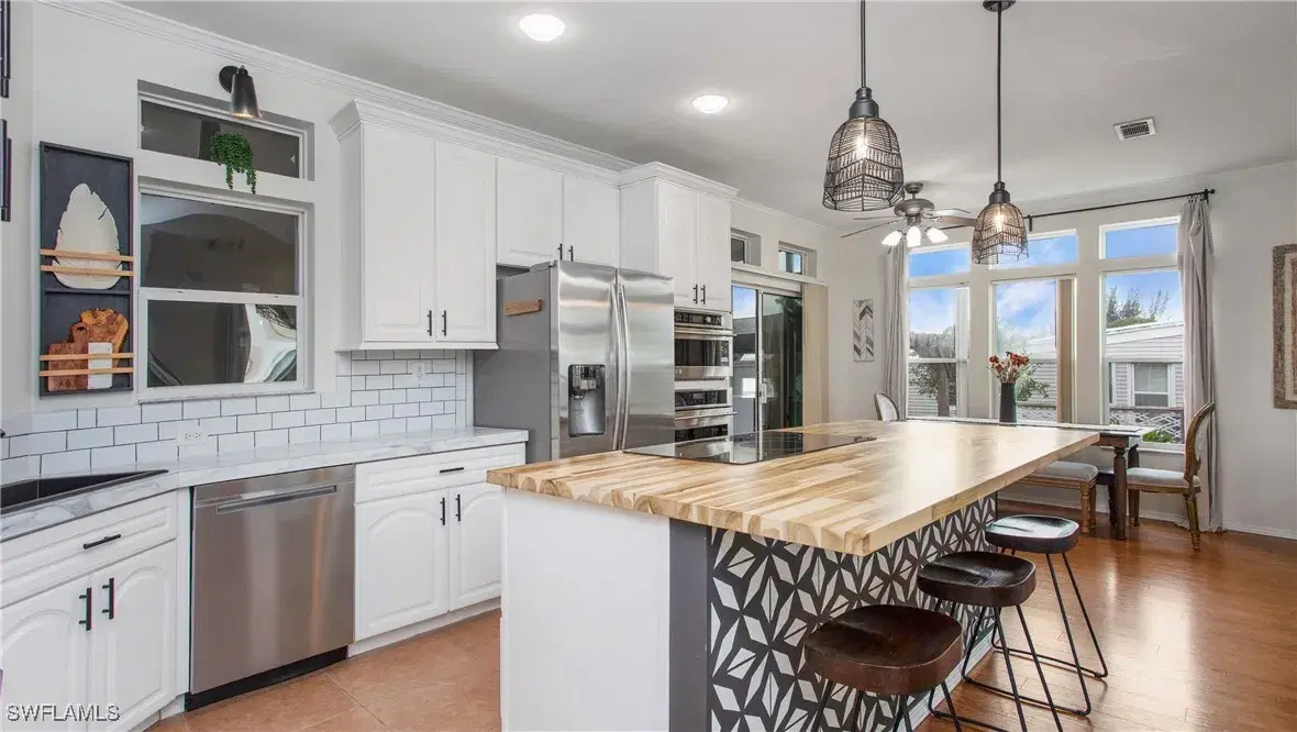 Picture of 280 Islamorada Ln, Naples, FL 34114