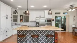 Picture of 280 Islamorada Ln, Naples, FL 34114