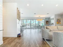 Picture of 750 Periwinkle Way, Sanibel, FL 33957