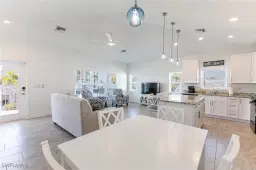 Picture of 210 Pearl St, Fort Myers Beach, FL 33931