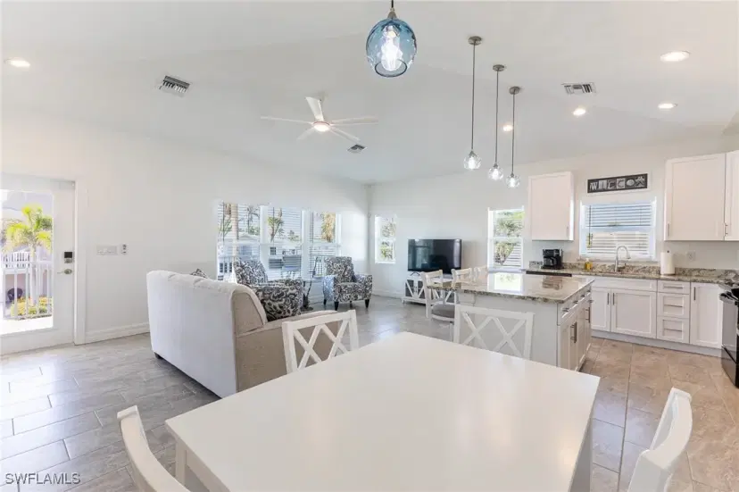 Picture of 210 Pearl St, Fort Myers Beach FL 33931
