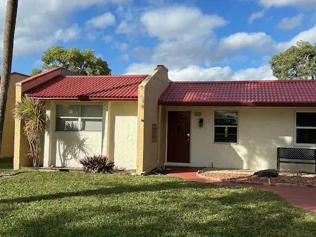 Picture of 435 Lake Helen Drive, West Palm Beach FL 33411