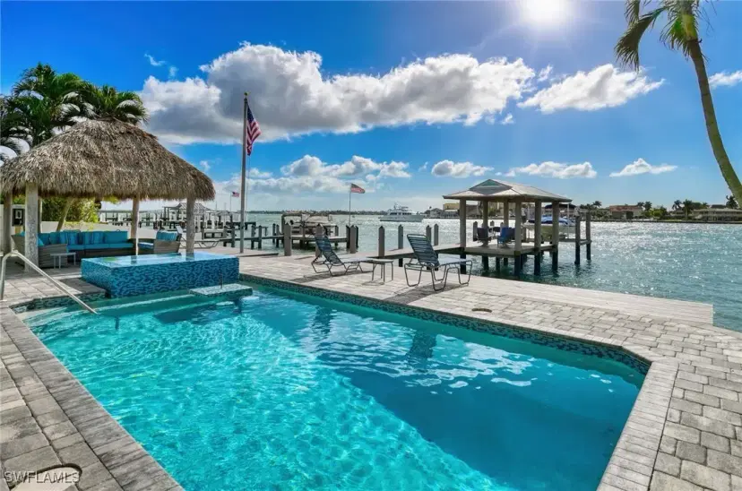 Picture of 24 Pelican St E, Naples FL 34113