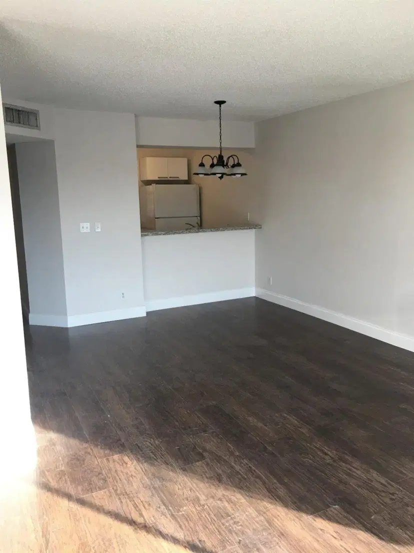 Picture of 914 Twin Lakes Dr 914, Coral Springs FL 33071