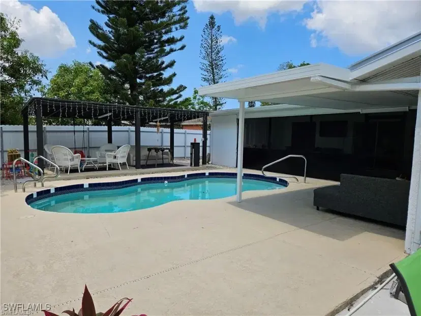 Picture of 2000 45Th Ter Sw, Naples FL 34116