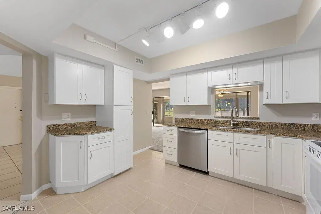 Picture of 1697 Golf Club Dr 2, North Fort Myers, FL 33903