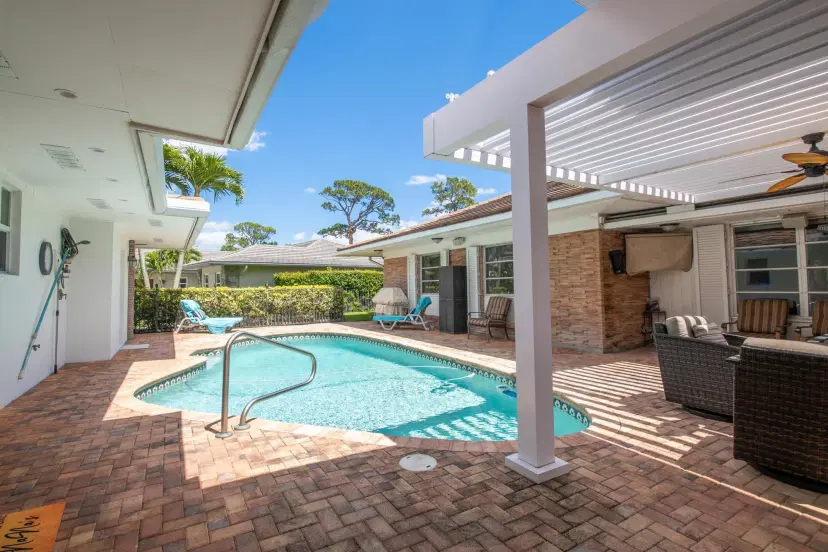 Picture of 413 N Country Club Drive, Atlantis FL 33462