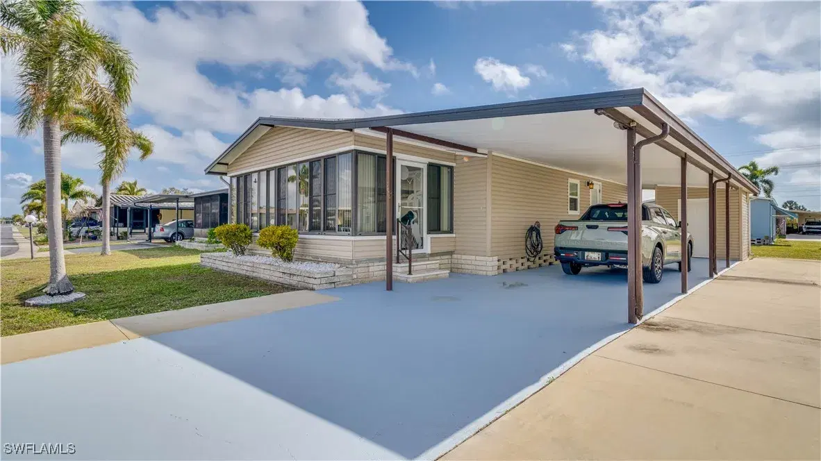 Picture of 612 Sunrise Ave, North Fort Myers, FL 33903