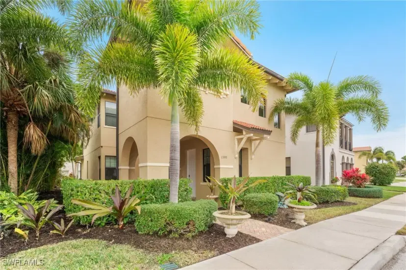 Picture of 1300 Kendari Ter, Naples FL 34113
