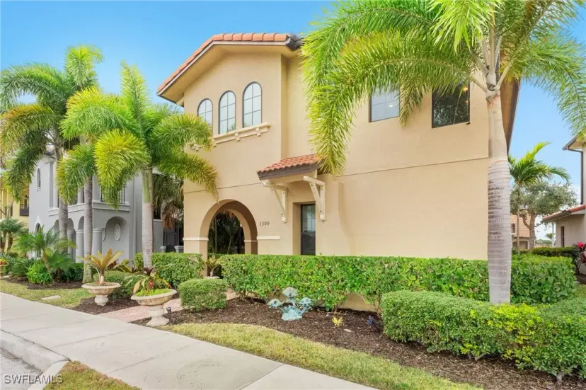 Picture of 1300 Kendari Ter, Naples FL 34113